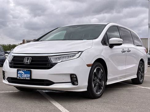 Used 2024 Honda Odyssey Elite image 11