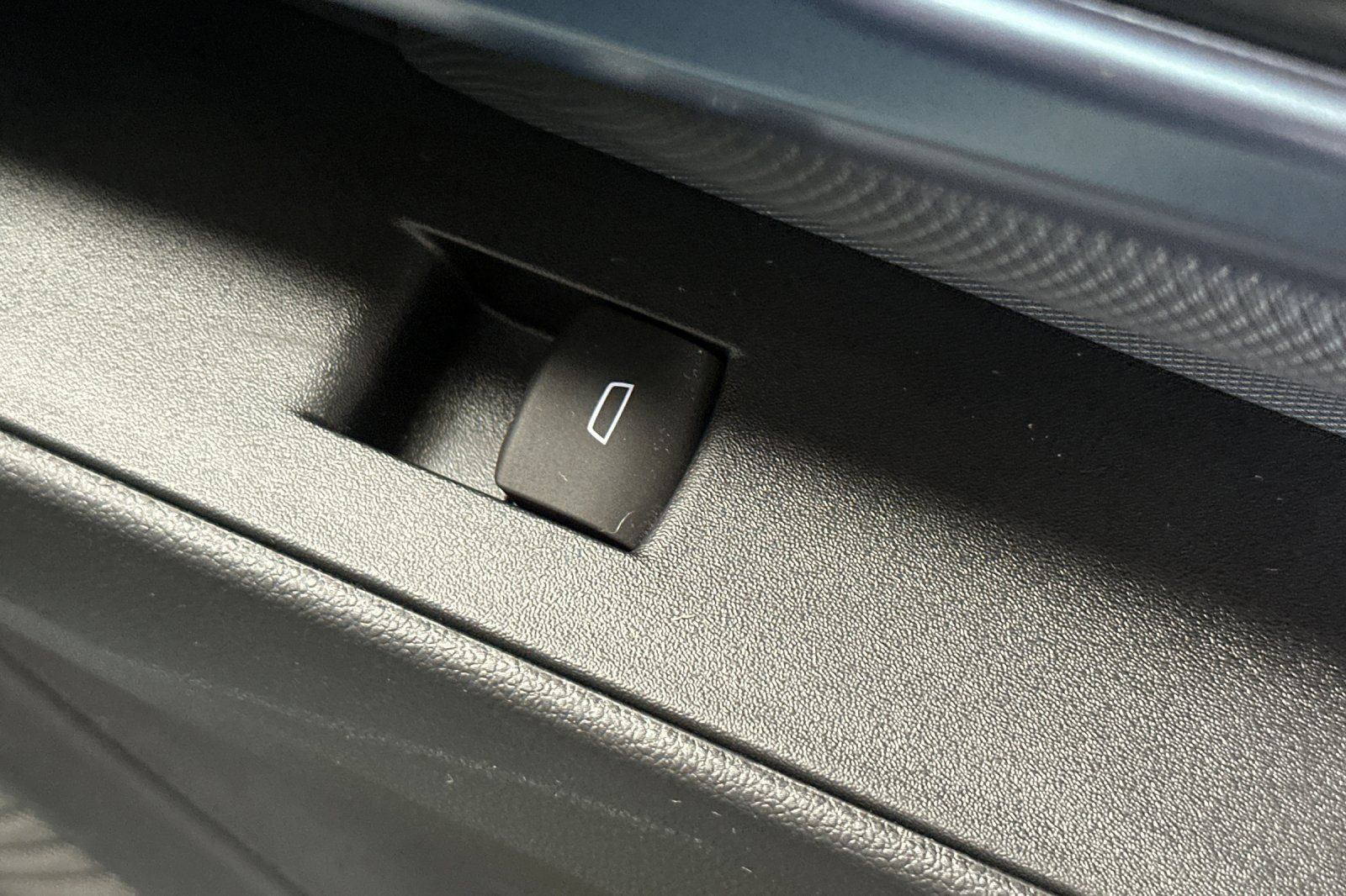 Used 2024 Chevrolet Equinox EV LT FWD image 22