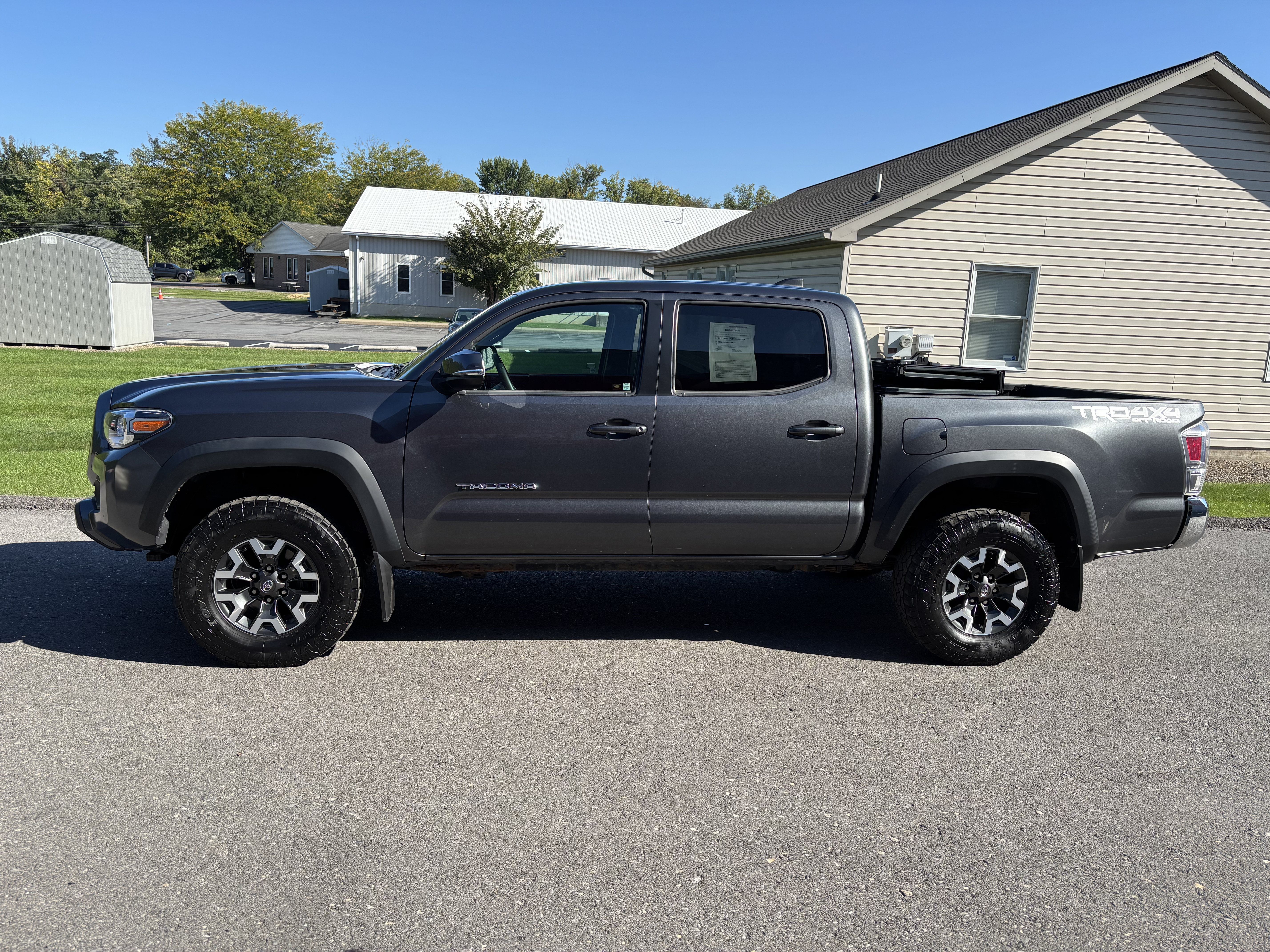 Used 2020 Toyota Tacoma TRD Off-Road AWD/4WD image 6