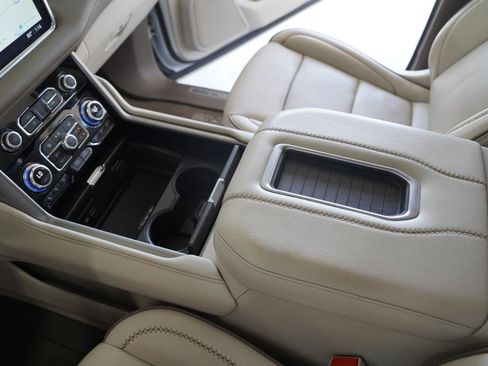 Used 2021 GMC Yukon Denali w/ Denali Premium Package AWD/4WD image 20