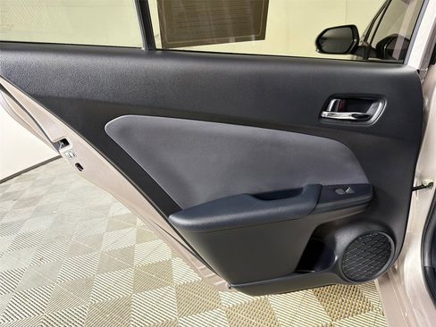 Used 2022 Toyota Prius Prime LE image 21