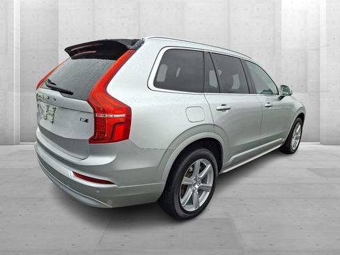 Used 2022 Volvo XC90 T5 Momentum AWD/4WD image 6