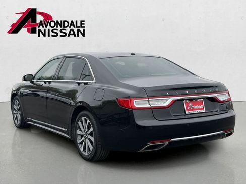Used 2017 Lincoln Continental Premiere FWD image 4