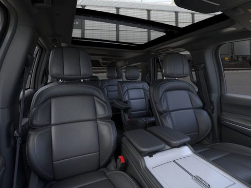 New 2025 Lincoln Navigator L Reserve w/ Jet Appearance Package image 10