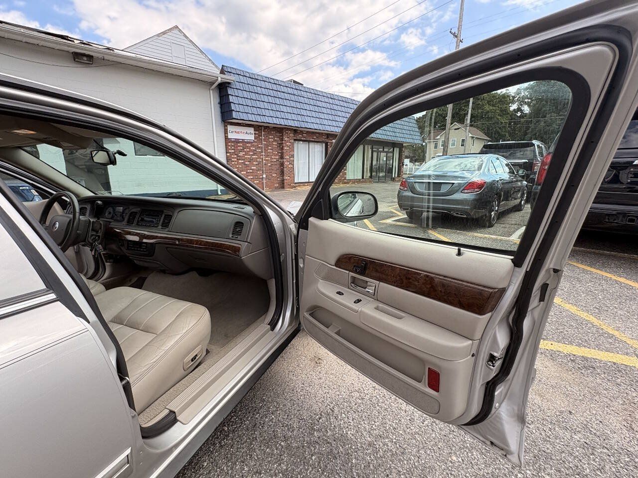 Used 2008 Mercury Grand Marquis LS RWD image 25