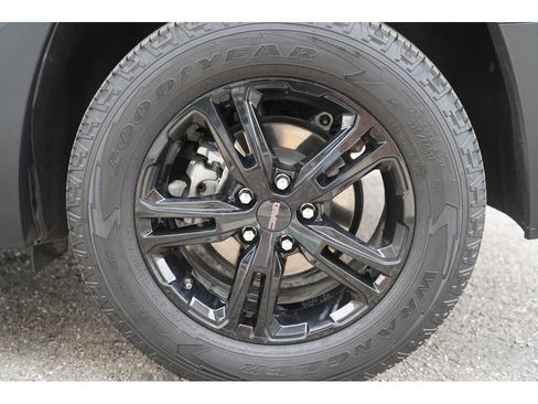 Used 2023 GMC Terrain AT4 image 7