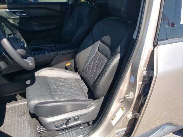 Used 2023 Nissan Rogue Platinum w/ Platinum Premium Package FWD image 20