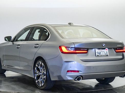 Used 2026 BMW 330i Sedan w/ Premium Package RWD image 2