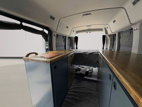 Used 2017 Ford Transit 350 XLT RWD image 19