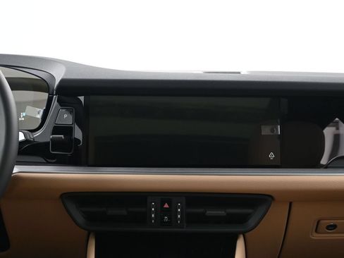 Certified 2026 Porsche Cayenne AWD/4WD image 11