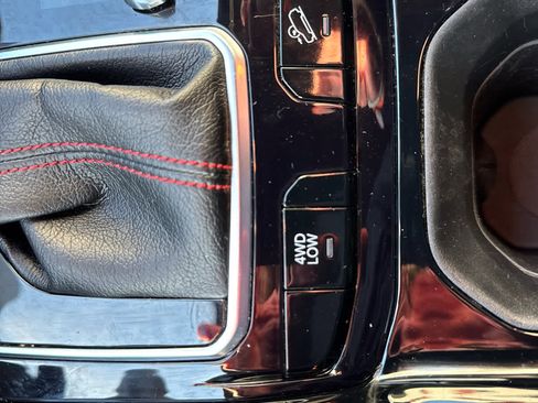 Used 2023 Jeep Compass Trailhawk image 22