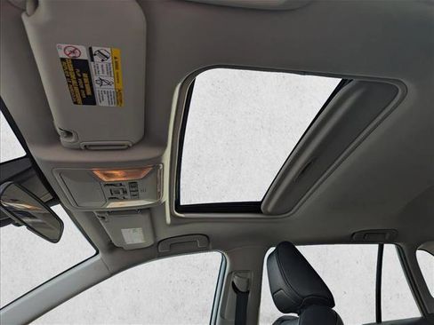 Used 2021 Toyota RAV4 XLE Premium image 21