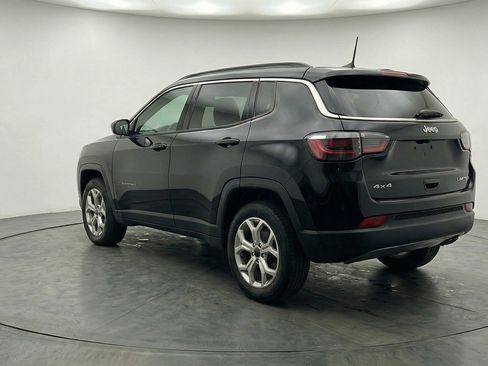 Used 2025 Jeep Compass Latitude image 6