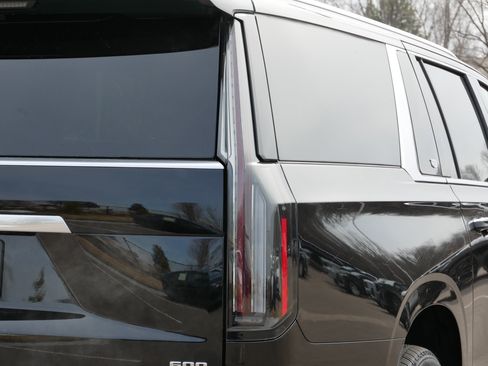 Used 2026 Cadillac Escalade ESV Luxury w/ Touring Package AWD/4WD image 17