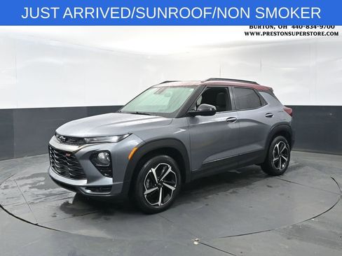 Used 2022 Chevrolet TrailBlazer RS w/ Sun and Liftgate Package image 1