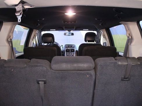 Used 2016 Dodge Grand Caravan SE image 16