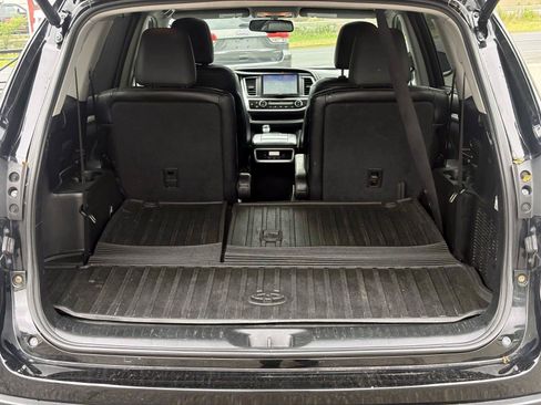 Used 2015 Toyota Highlander XLE AWD/4WD image 9