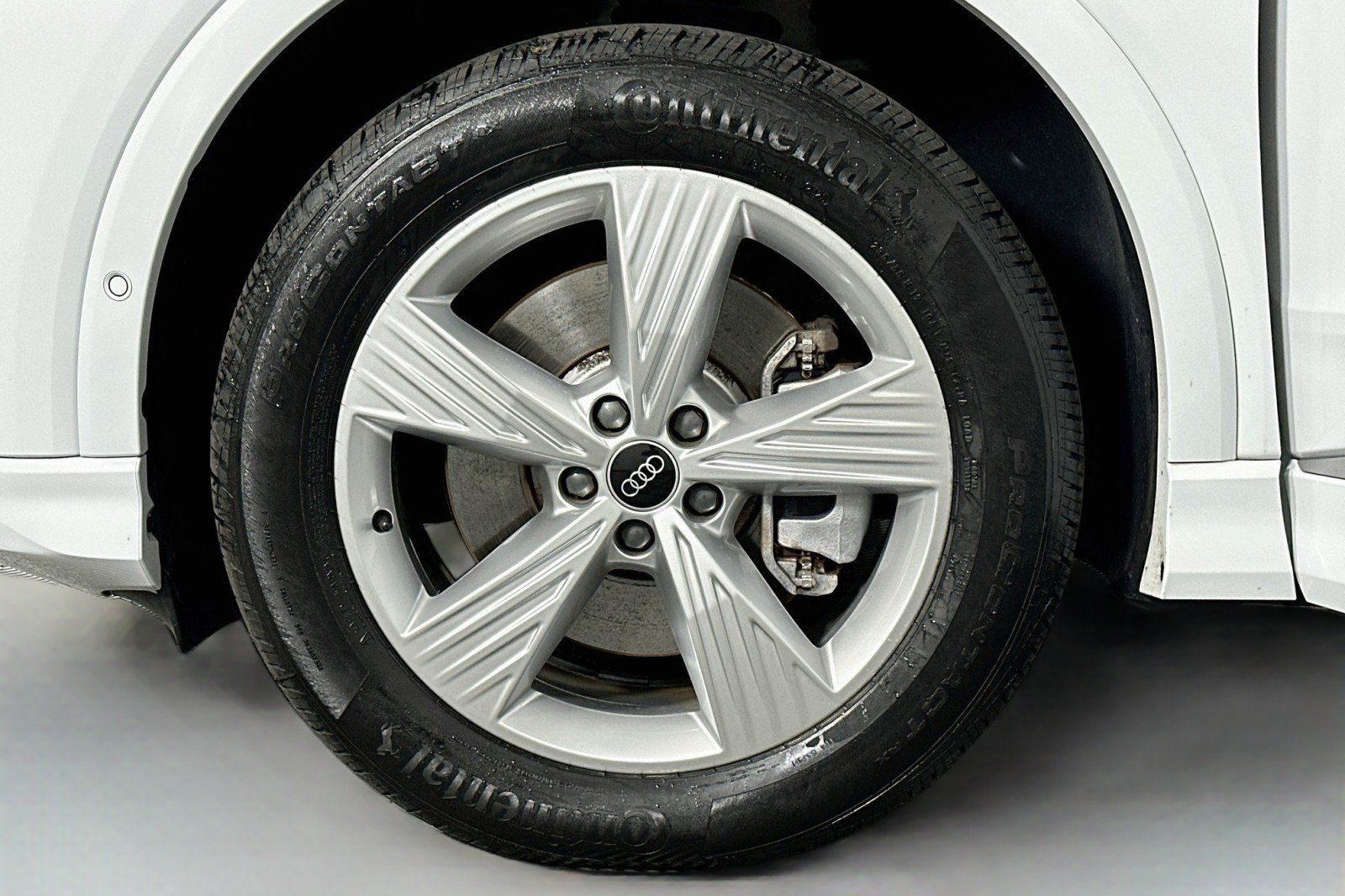 Used 2023 Audi Q4 e-tron Prestige AWD/4WD image 11
