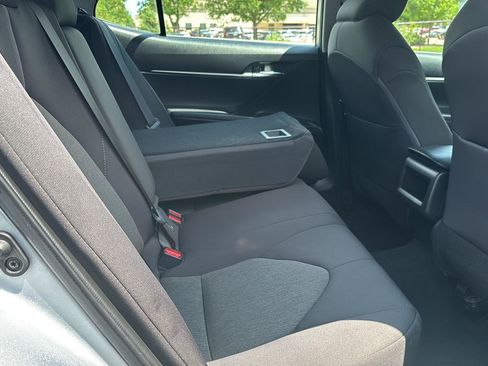 Used 2022 Toyota Camry LE FWD image 17