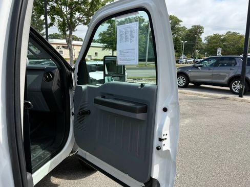 Used 2013 Ford F250 XL w/ Skid Plate Pkg AWD/4WD image 14