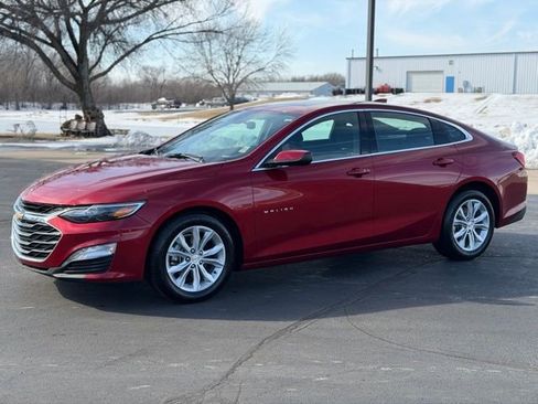 Used 2024 Chevrolet Malibu LT image 3