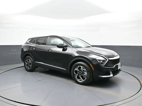 Used 2023 Kia Sportage LX AWD/4WD image 4