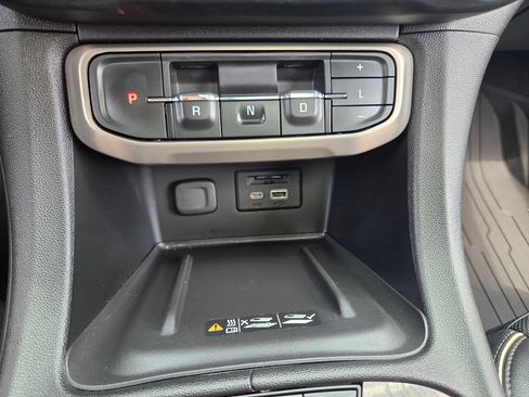 Used 2021 GMC Acadia Denali w/ Denali Ultimate Package AWD/4WD image 44