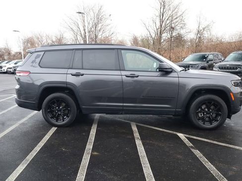 Certified 2024 Jeep Grand Cherokee L Laredo AWD/4WD image 4
