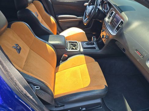 Used 2022 Dodge Charger Scat Pack RWD image 19