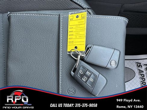 Used 2023 Volkswagen Taos SE w/ Black Wheel Package AWD/4WD image 31