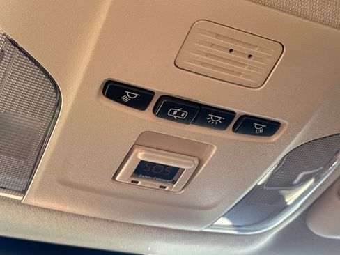 Used 2020 Toyota Corolla LE image 28