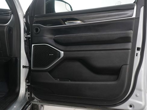 Used 2023 Jeep Wagoneer L Series II w/ Premium Group I image 9