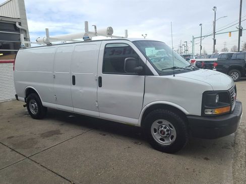 Used 2017 GMC Savana 2500 Extended image 28