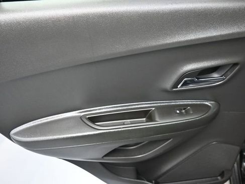 Used 2021 Chevrolet Trax LS w/ Tint and Cruise Package image 19