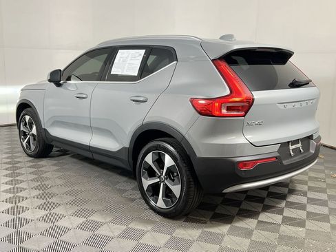 Certified 2024 Volvo XC40 B5 Plus w/ Climate Package image 8
