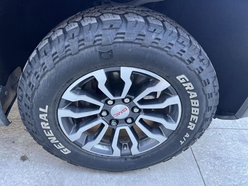 Used 2019 GMC Sierra 1500 AT4 image 8