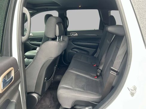 Used 2016 Jeep Grand Cherokee Laredo w/ Quick Order Package 23E image 12