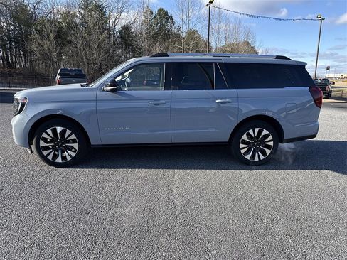 Used 2025 Ford Expedition Max Platinum w/ Driver's Package image 4