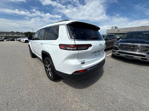 Certified 2025 Jeep Grand Cherokee L Limited AWD/4WD image 3