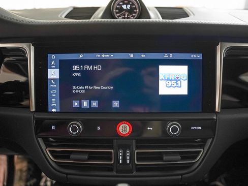 Used 2024 Porsche Macan Turbo image 21