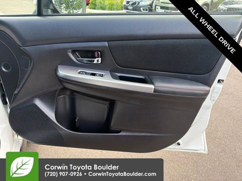 Used 2017 Subaru Crosstrek 2.0i Premium AWD/4WD image 10