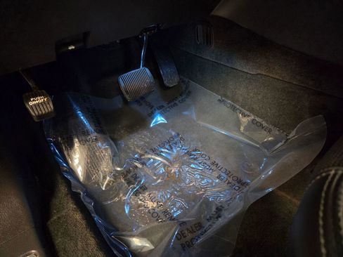 Used 2016 Ford Taurus Limited w/ Equipment Group 301A image 22