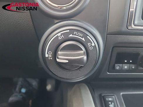 Used 2024 Nissan Titan SV w/ SV Convenience Package image 47
