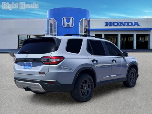 Certified 2025 Honda Pilot TrailSport image 7