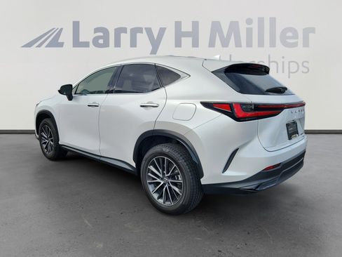 Used 2023 Lexus NX 250 AWD image 3