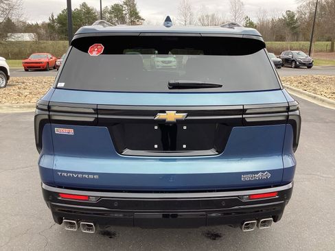 New 2026 Chevrolet Traverse High Country FWD image 3