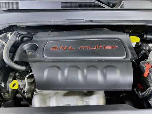 Used 2022 Jeep Compass Latitude w/ Sun and Sound Group AWD/4WD image 30