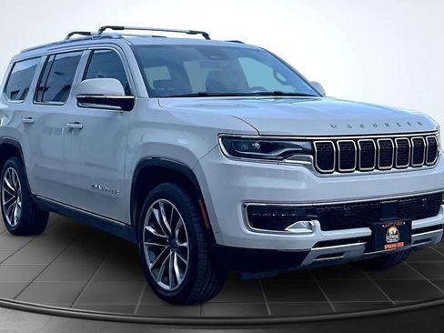 Used 2022 Jeep Wagoneer Series III w/ Premium Group I AWD/4WD image 22