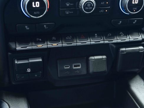 Used 2021 Chevrolet Silverado 1500 LT Trail Boss w/ Convenience Package II AWD/4WD image 32