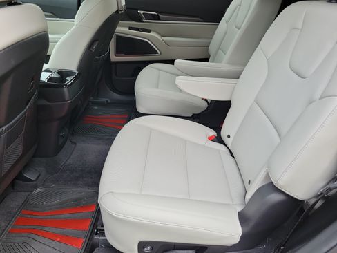 Used 2025 Kia Telluride S FWD image 6